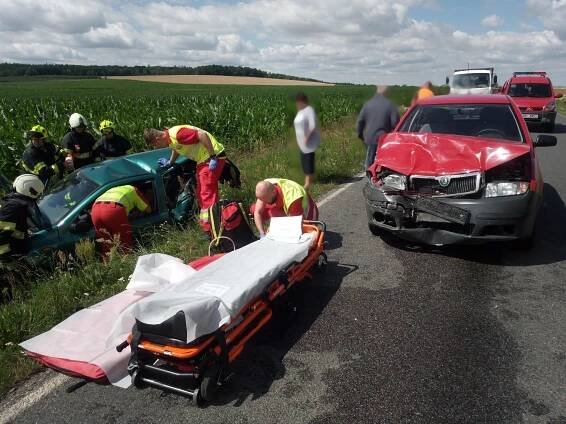 Vážná dopravní nehoda dvou automobilů - Hasičovo 