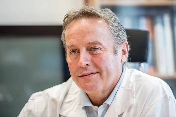 Tomáš Trč, přednosta Kliniky dětské a dospělé ortopedie a traumatologie 2. lékařské fakulty Univerzity Karlovy a Fakultní nemocnice v Motole