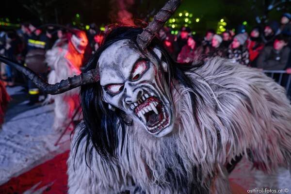 Krampusumzug in Sexten Südtirol osttirol-fotos.at