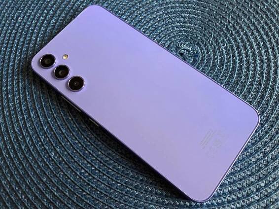 Samsung Galaxy A34 5G, zadní strana