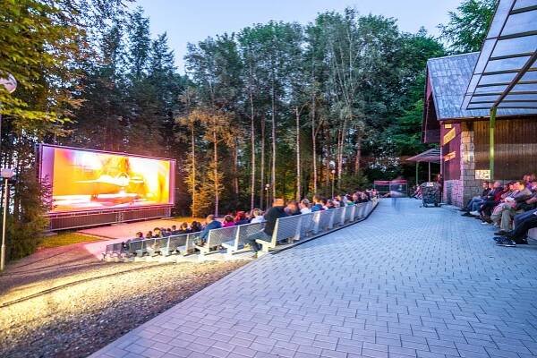 Letní kino Černá v Pošumaví foto 1