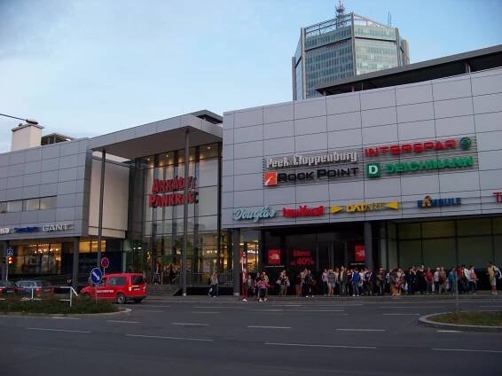 Soubor:Arkády Pankrác a City Empiria.jpg