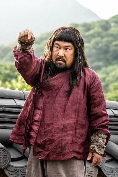 Gwangdaedeul : pungmunjojakdan - Z filmu - Chang-seok Ko