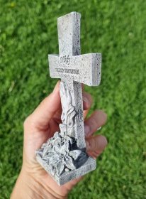 Smuteční kříž na postavení na hrob