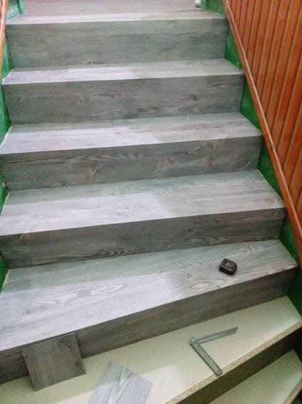 RD Dýšina - vinyl podesty+schody 50m2 - Vinylové podlahy | Petr Kopelent - PODLAHY - Plzeň