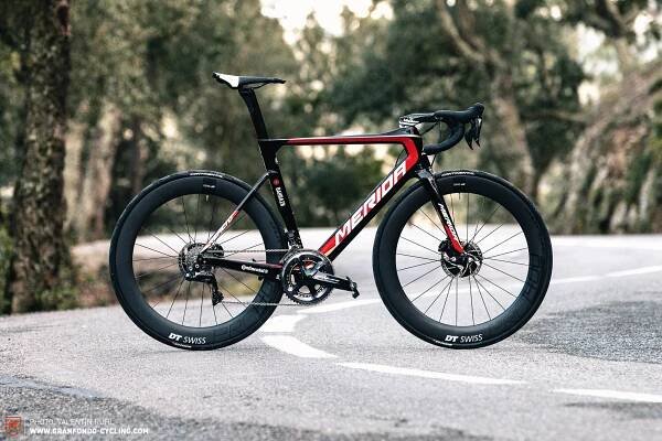 GF 010 Group Test Girona Merida Reacto Team Bahrain Disc Test Review 020 1140x760