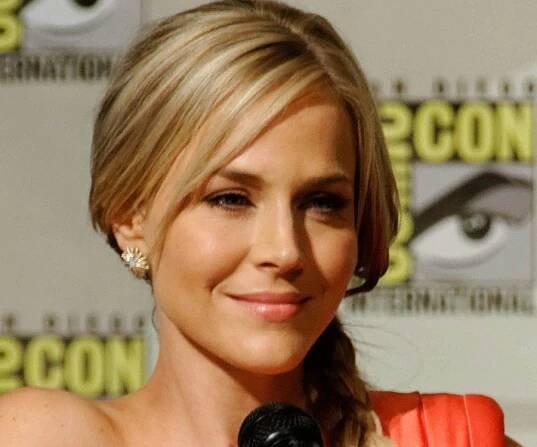Julie Benz Biography - Facts, Childhood, Family Life & Achievements of Actress