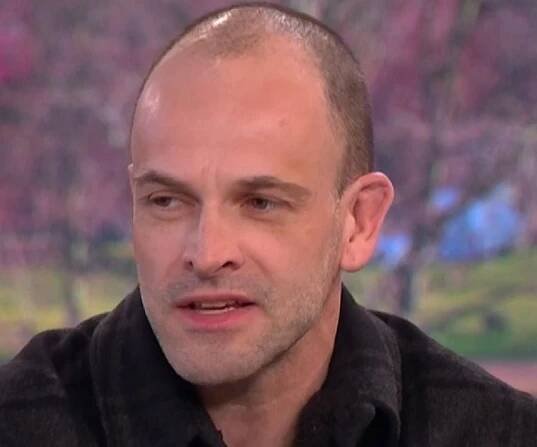 Jonny Lee Miller Biography – Facts, Childhood, Family Life of English Actor