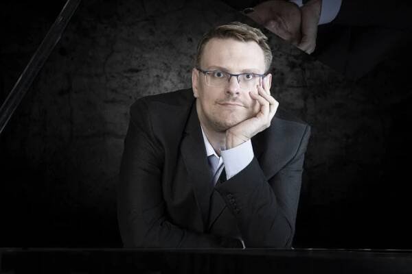 Jan Dušek – klavír - Lieder Company Prague