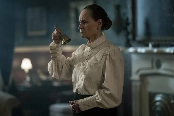 Mayfair Witches - Curioser and Curioser - Z filmu - Beth Grant