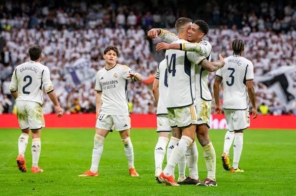 Real Madrid střídá na trůnu Barcelonu, 36. ligový titul si zajistil čtyři kola před koncem sezony