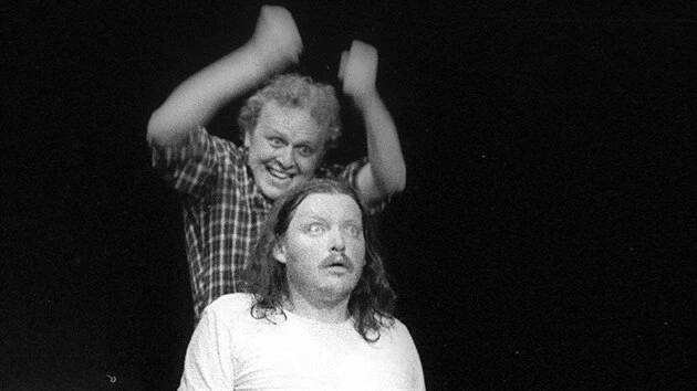 Jaroslav Dušek a Radomil Uhlíř při pražském představení divadla Vizita v roce 1985