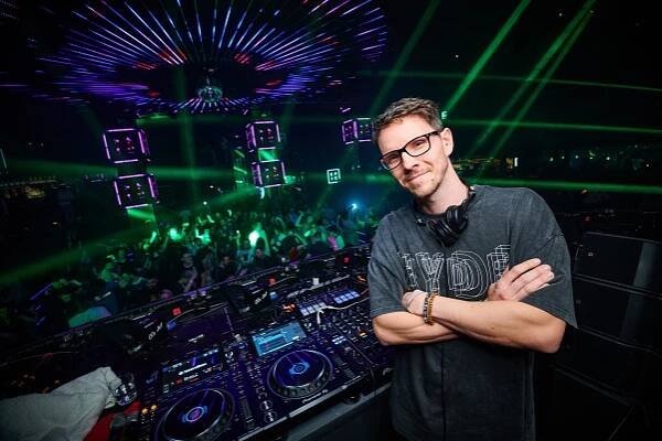 DJ Australan: DJing je mým zásadním zdrojem sebevědomí. V Evropě se víc tancuje, Američané si spíš povídají u drinku – DailyStyle.cz