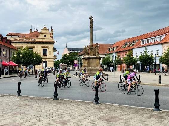 Účastníci cyklotour Na kole dětem navštívili ve čtvrtek Poděbrady