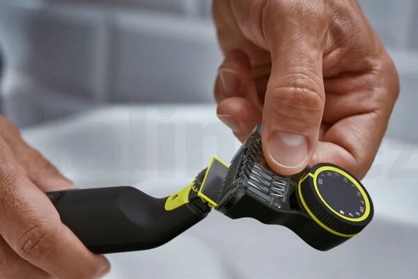 Philips OneBlade Pro 360 Face+Body QP6541/15 víceúčelový zastřihovač
