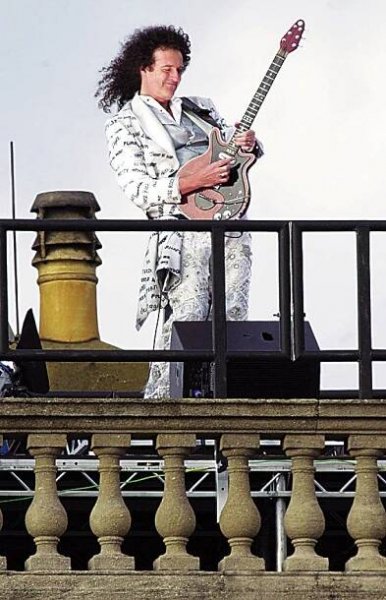 Kytarista z Queenů Brian May: Mozková mrtvice!