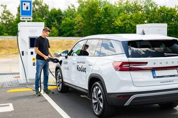 Kodiaq vs Tayron: Kdo vyhraje souboj praktičnosti? · Louda Auto