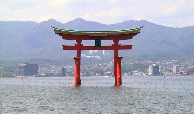 Soubor:Itsukushima torii.jpg – Wikipedie