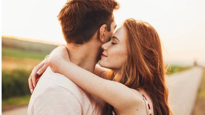 Je emoční dostupnost lepší než sex? Zásadně ovlivňuje schopnost udržet si dobrý vztah a intimitu - Proženy.cz