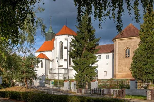 Kostel sv. Jana Křtitele a minoristký klášter foto 1
