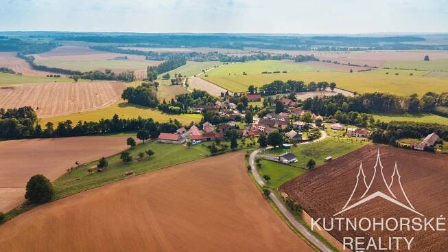 Prodej krásného pozemku, 1000 m2 - Malenovice - Suchdol u Kutné Hory | Reality.iDNES.cz 