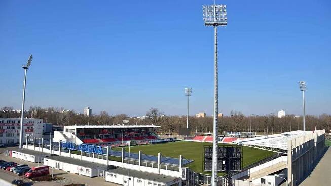 Výhled z nejvyšších pater nové pardubické stavby arena parking.