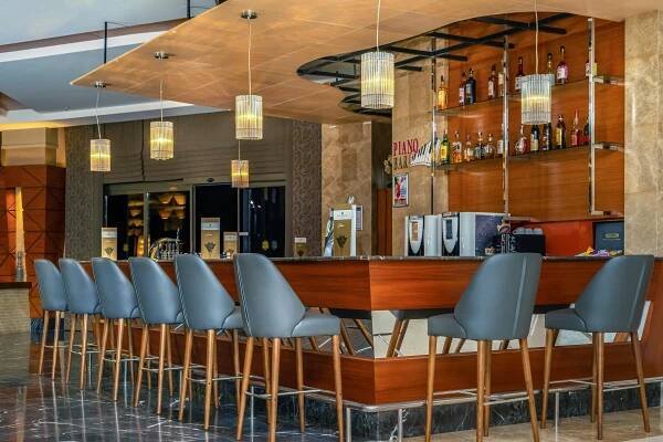 Lobby bar