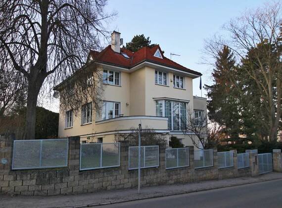 Vila Antonína Hlouška čp.158 | Databáze domů s historií