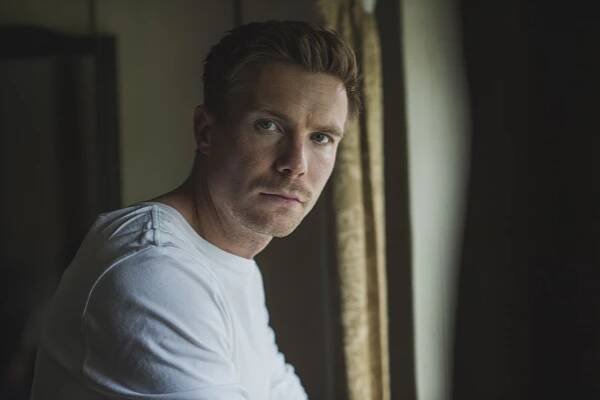 Deep State - Stories - Z filmu - Joe Dempsie