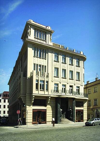 Galerie moderního umění v Hradci Králové – StavbaWeb