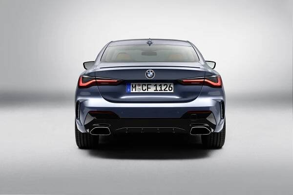 Obří nozdry hlásí příchod: BMW oficiálně představuje řadu 4 kupé s kontroverzní přídí a konvenčním zbytkem auta