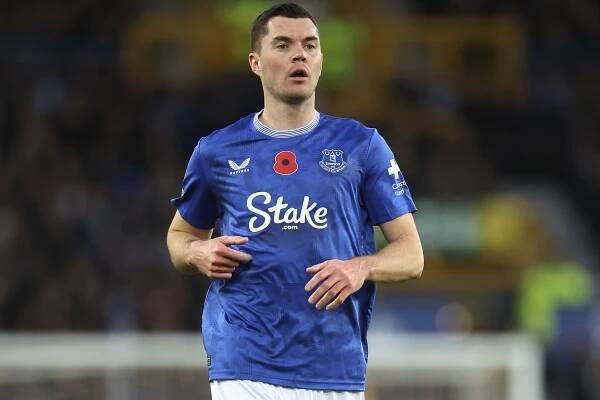 Everton FC v Fulham FC - Premier League
