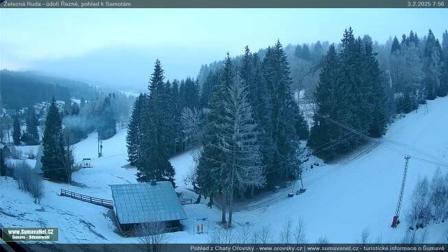 WebCam Archiv: Železná Ruda - údolí Řezné pod sjezdovkami Belveder, pohled k Samotám