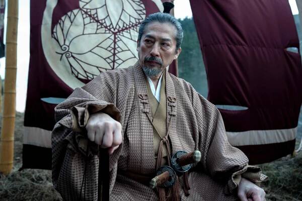 Fotka: Hirojuki Sanada v seriálu Šógun na Disney+ exceluje jako pán Joši Toranaga