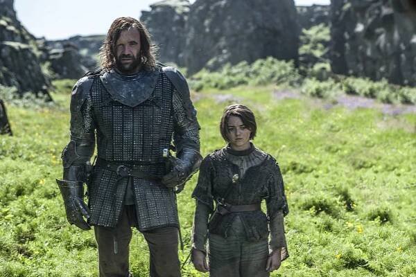 Hra o trůny - Hora a Rudá zmije - Z filmu - Rory McCann, Maisie Williams