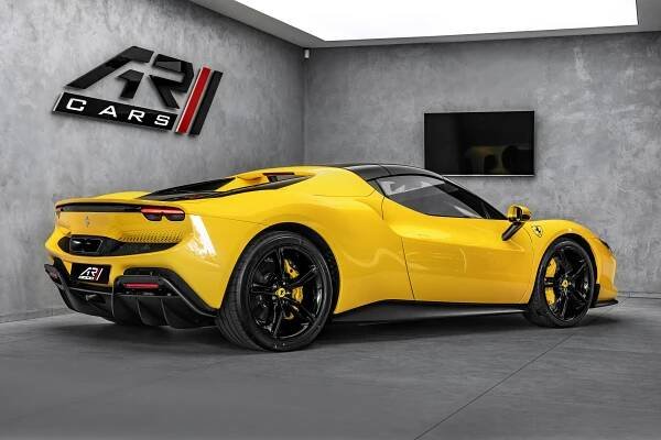 Ferrari 296 GTS LIFT, ALCANTARA, TWO-TONE BODYWORK