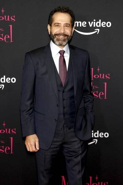 Premiere screening at New York's Paris Theatre on November 29, 2018 - Tony Shalhoub - Úžasná paní Maiselová - Série 2 - Z akcí