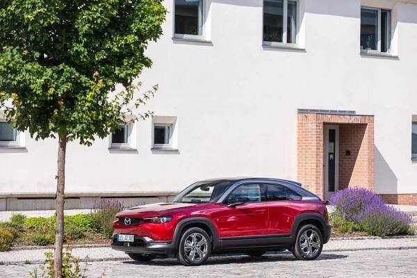 Mazda vrací do hry Wankelův motor. V ještě svéráznější podobě než dosud