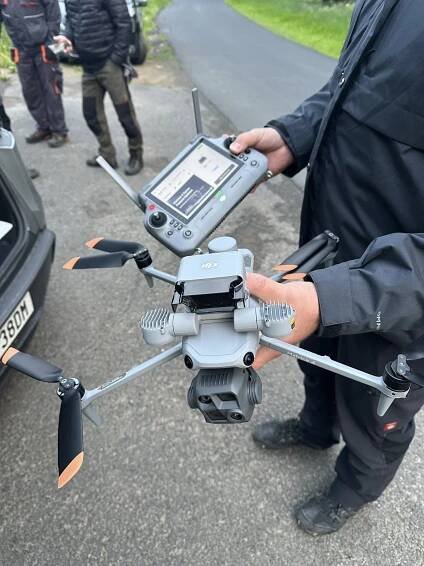 Zachraňují ztracené psy i srnčata před sekačkami při kosení luk. Pomůžete jim s pořízením dronu s nočním viděním? - e-Mostecko.cz