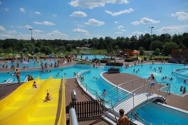 10 největších a nejzábavnějších aquaparků v Česku. Tady to bude bavit děti i dospěláky