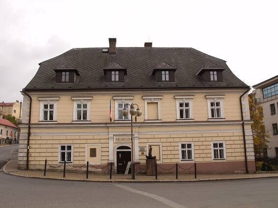 Muzeum a Pojizerská galerie – Wikipedie