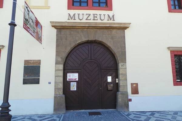 Oblastní muzeum Praha - východ foto 2