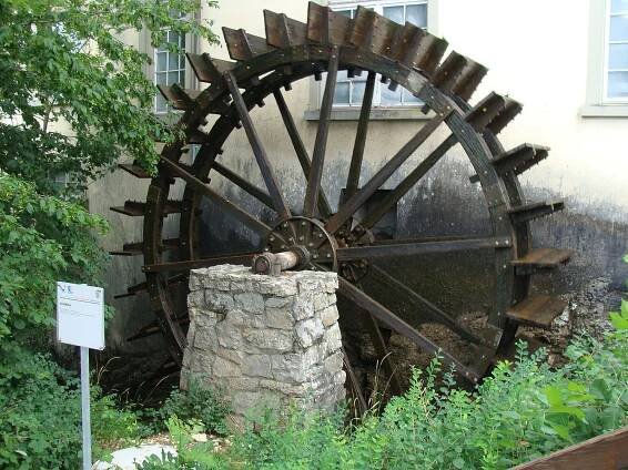 Soubor:Wasserrad unterschlaechtig.jpg