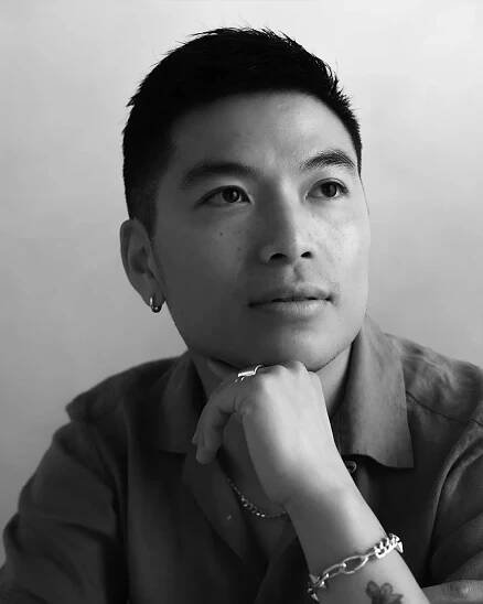 ABOUT — CHRIS WEI HONG