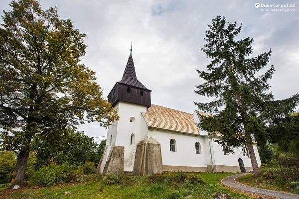 Malé Teriakovce - evangelický kostel z 15. století (2015)