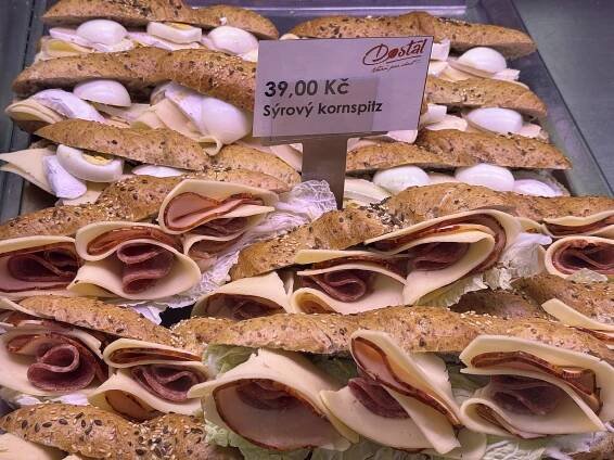 Lidové jídelny a mlíčňáky se vrací do Olomouce. Hotovky do stovky frčí
