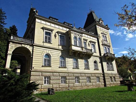 Luhačovická vila Vlasta - Dům, budova