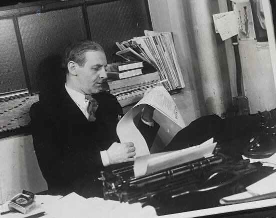 Reviews — Walter Winchell: The Power of Gossip