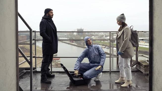 Místo činu - Neugeboren - Z filmu - Dar Salim, Luise Wolfram, Jasna Fritzi Bauer