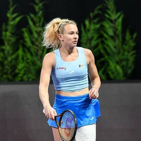 Siniaková míří do druhého kola v Indian Wells, Bouzková v boji padla
